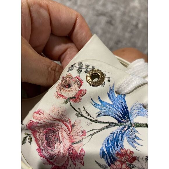 Size 43/44-10 1/2 Louis Vuitton ultra soft leather sneakers with floral detail. - Picture 4 of 15